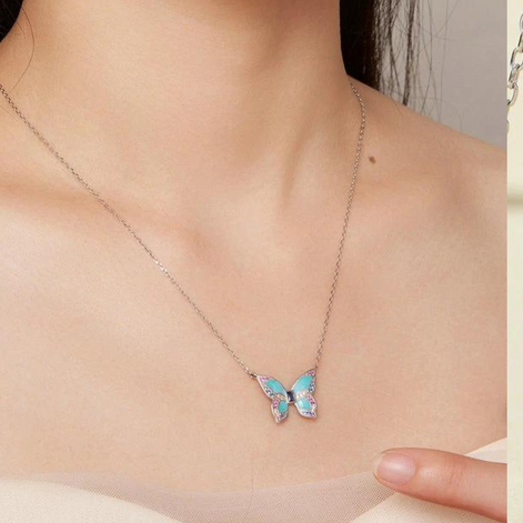 COLAR BORBOLETA BRILHANTE